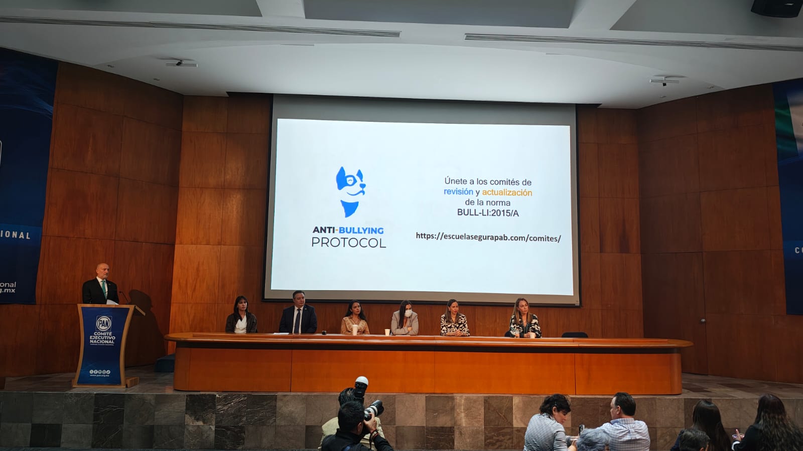 Aulas sin Miedo: Diálogos por Entornos Escolares Libres de Violencia en el primer foro Anti-Bullying Protocol