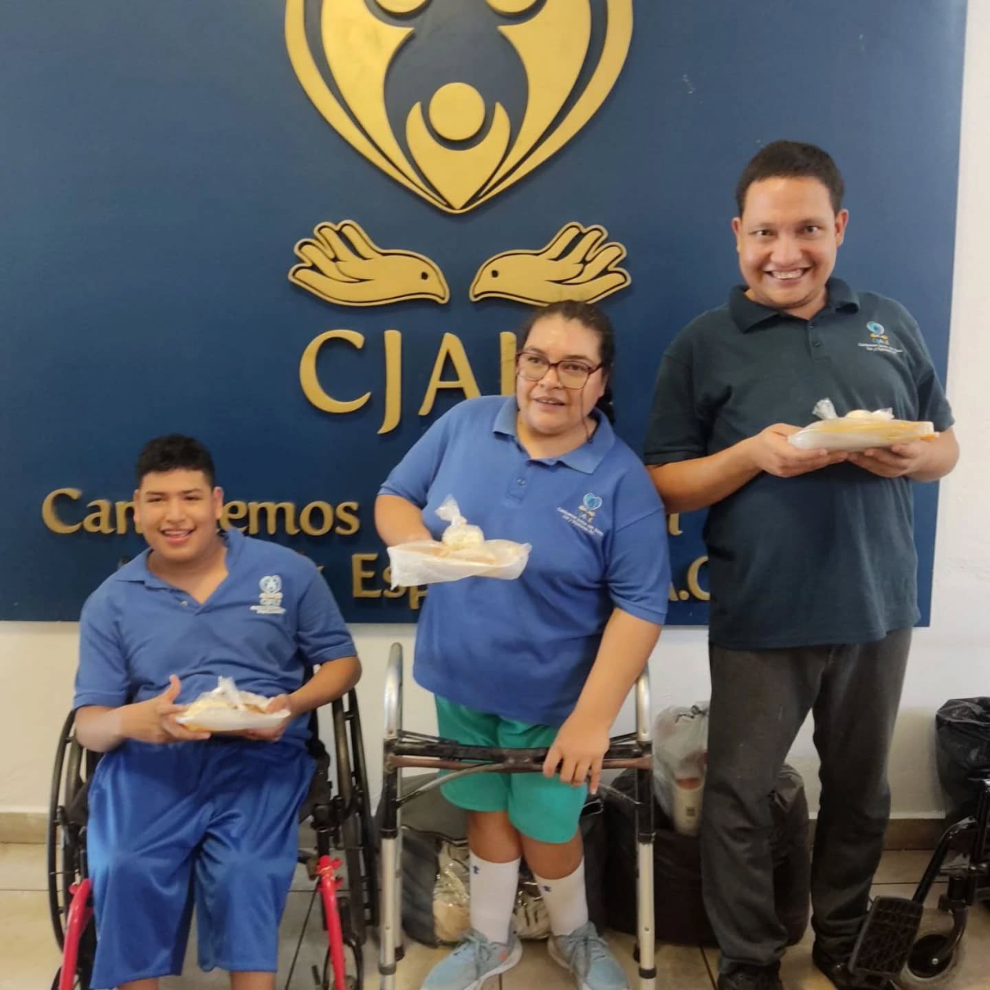 Caminan juntos con amor, luz y esperanza por la discapacidad