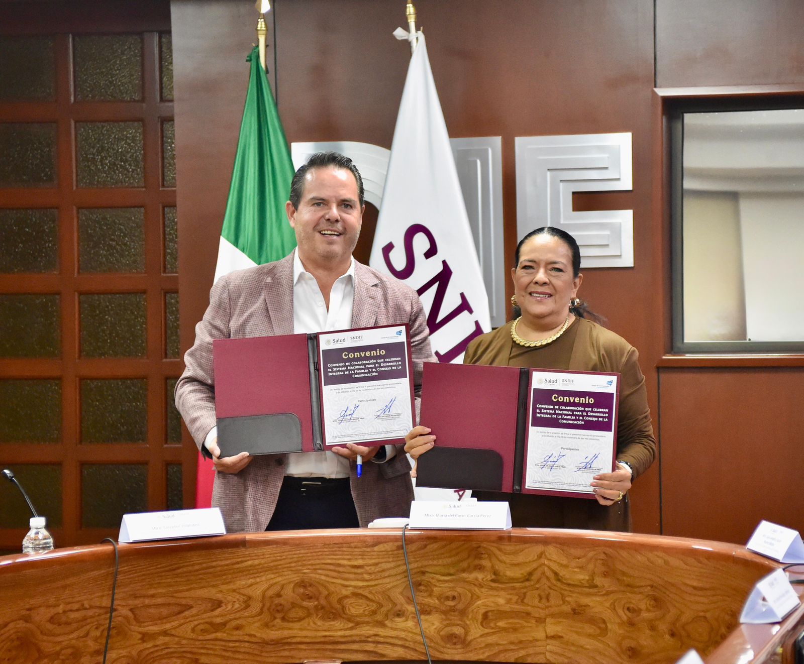 Consejo de la Comunicación y DIF Nacional firman convenio a favor de grupos vulnerables