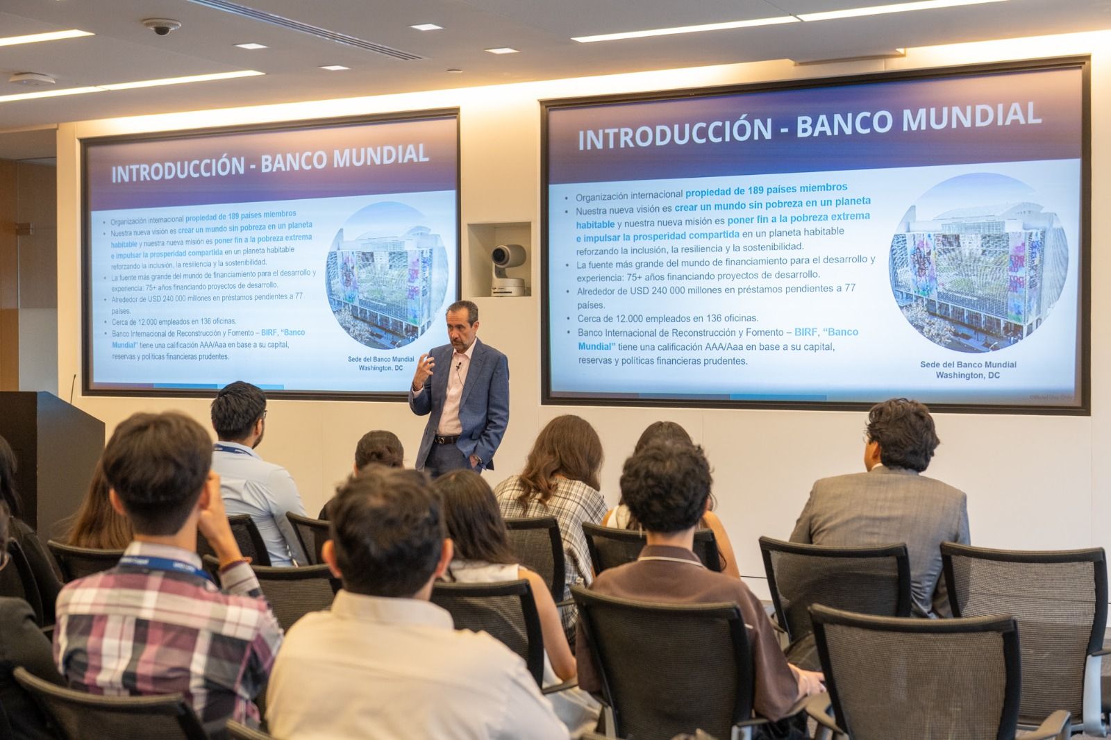 Uno a Uno y Fundación Coppel te están buscando para una beca